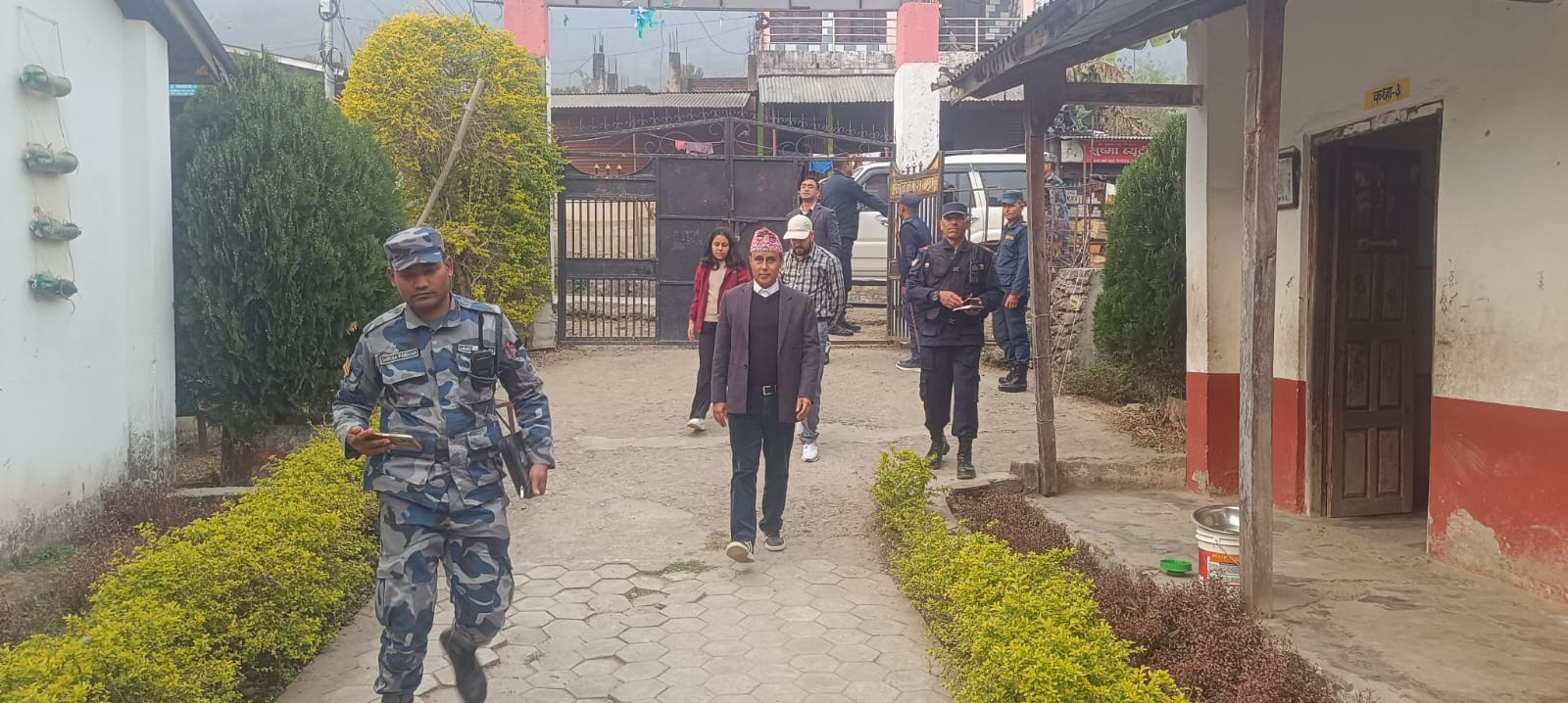 प्नमुख जिल्ला अधिकारी श्री कृष्ण प्रसाद खनालज्यूबाट आसन्न प्रतिनिधि सभा निर्वाचन अनुगमन २०८२